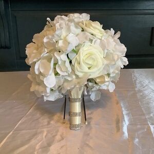 Hydrangea and rose wedding bouquet